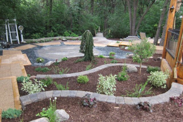 mulch-rock-gardens-winnipeg